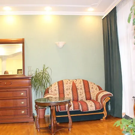 Apartment центр печерск метро зверинецкая, печерская Kyiv